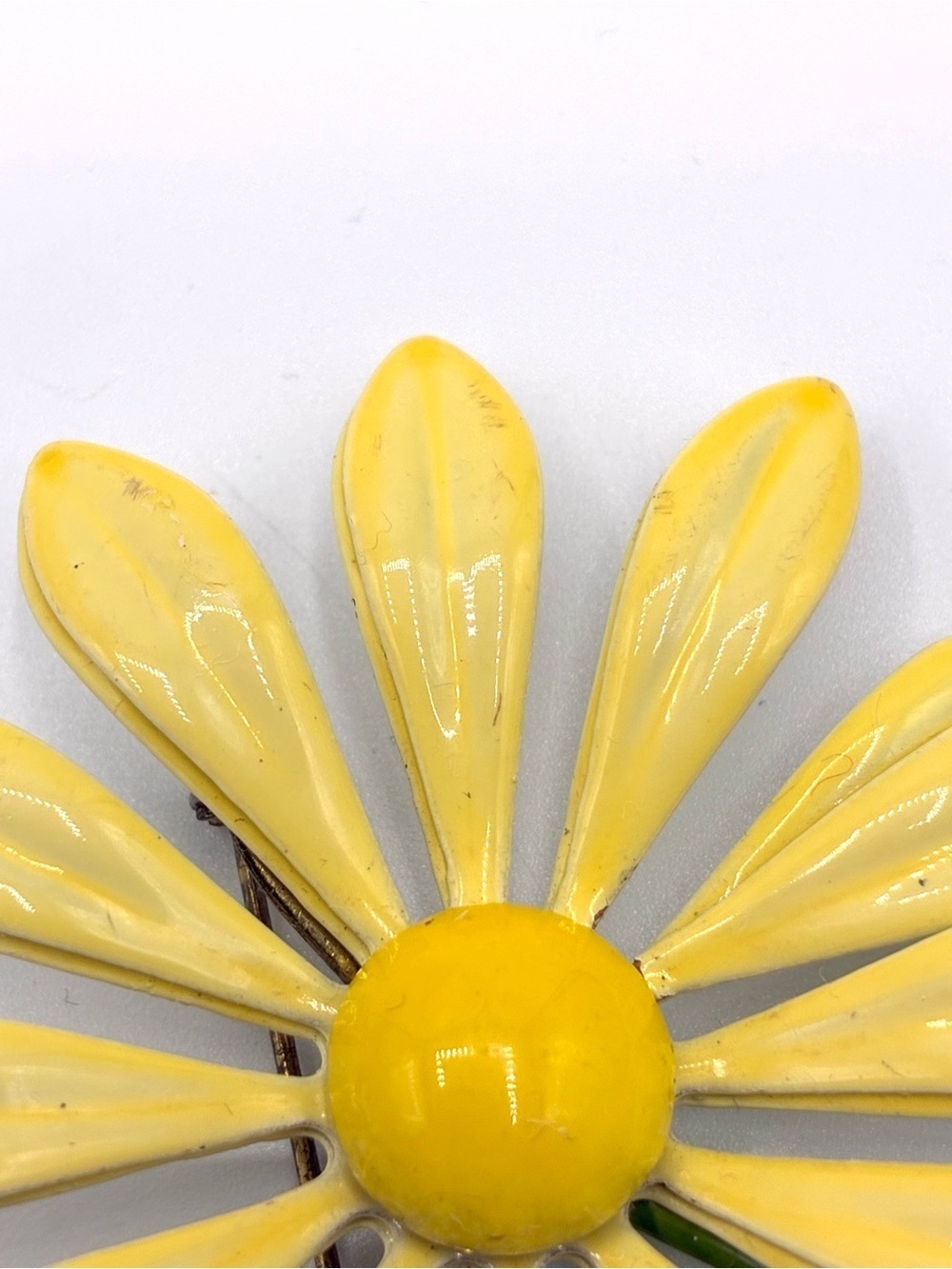 Vintage Yellow Daisy Flower Brooch Enamel Mid Century Floral Pin - Picture 5 of 11